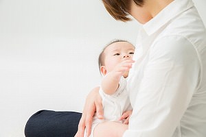 赤ちゃんの抱き癖の治し方